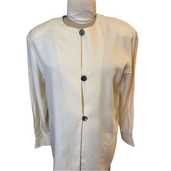 Real Clothes by Saks Fifth Avenue 100% Silk Tunic Sz. M Cream w/Black Buttons - Picture 3 of 10
